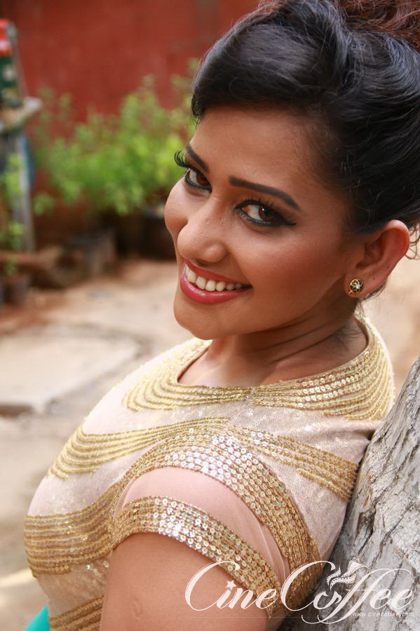 Actress Sanjana Singh Latest Stills (7)