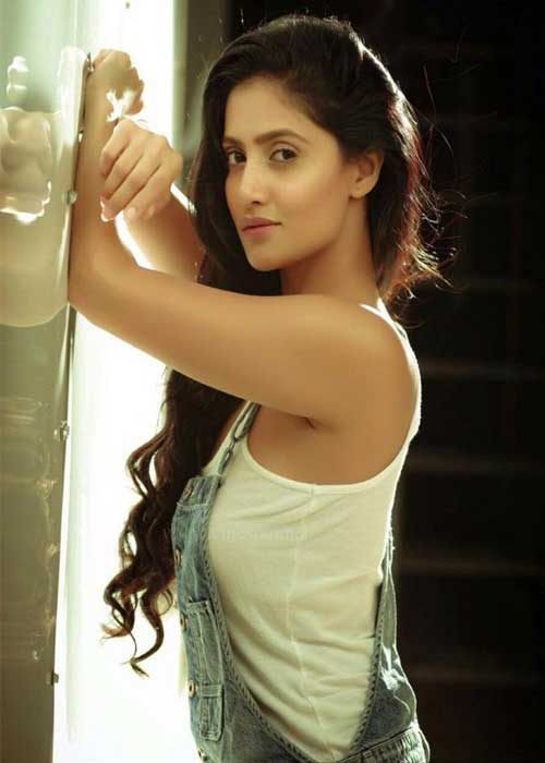 Shalini Vadnikatti Shalini Vadnikatti