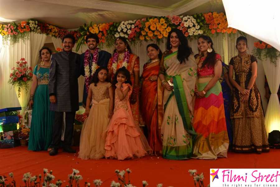 Actor Nizhalgal Ravie Son Wedding Reception Photos (14)