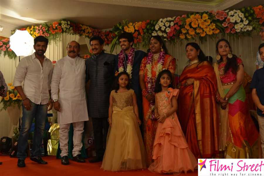 Actor Nizhalgal Ravie Son Wedding Reception Photos (16)