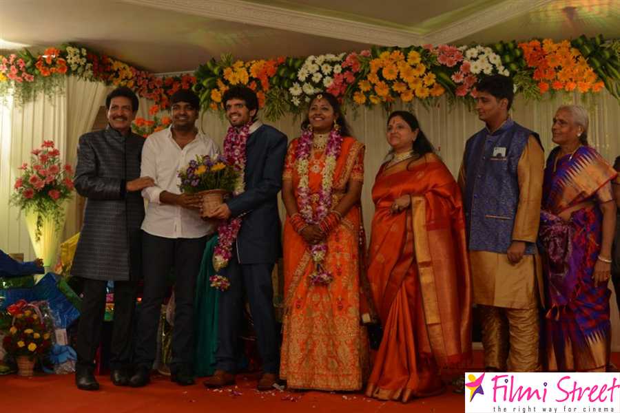 Actor Nizhalgal Ravie Son Wedding Reception Photos (27)