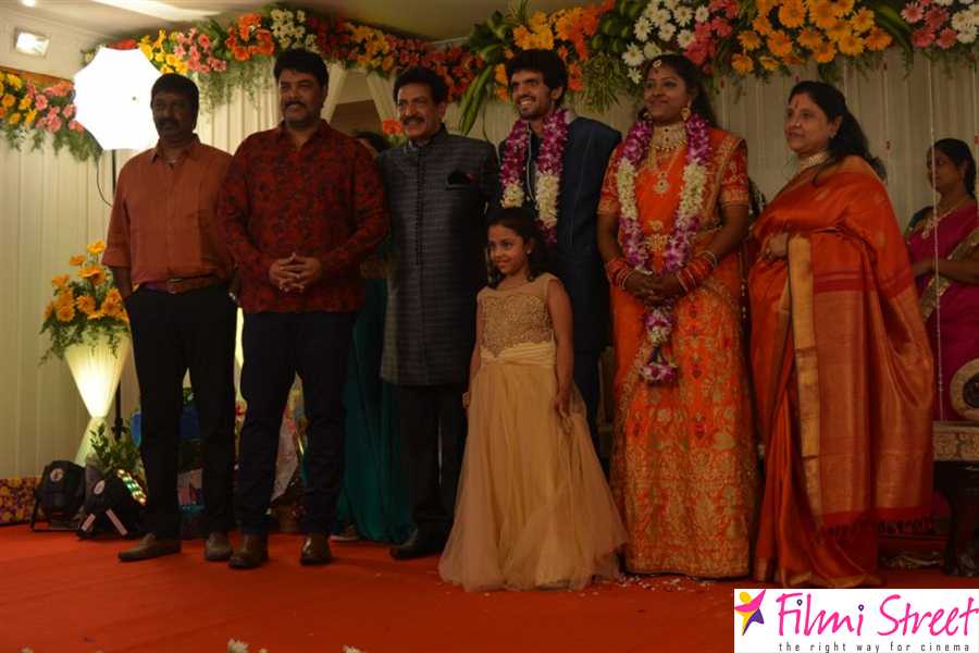 Actor Nizhalgal Ravie Son Wedding Reception Photos (6)