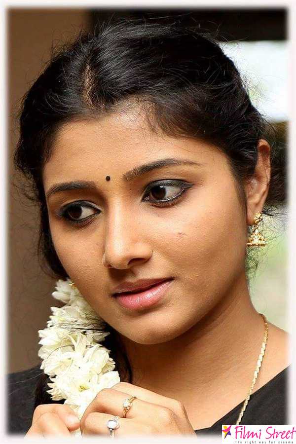 Actress Adhiti new stills (4)