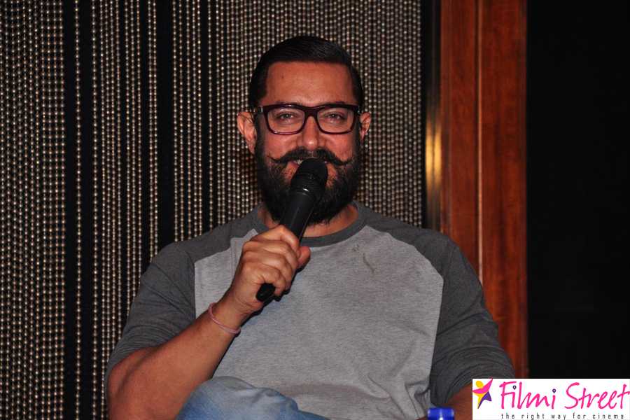 Dangal press meet photos (3)
