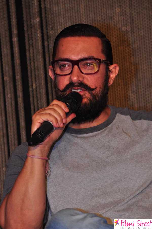 Dangal press meet photos (5)