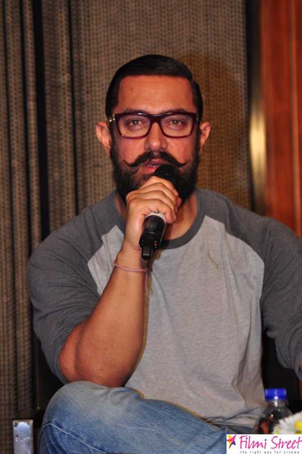 Dangal press meet photos (7)