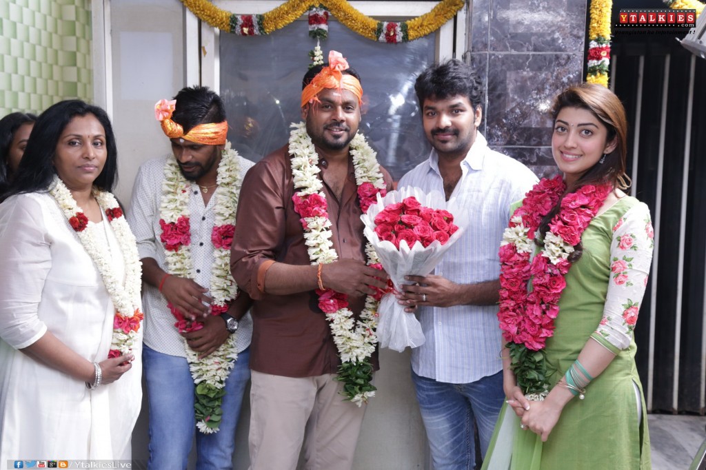 Enakku-Vaitha-Adimaigal-Movie-Pooja-Stills-1
