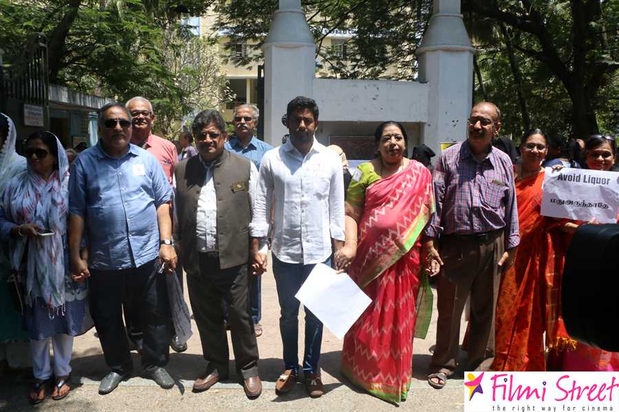Human Chain Tuberculosis Awareness program Photos (8)