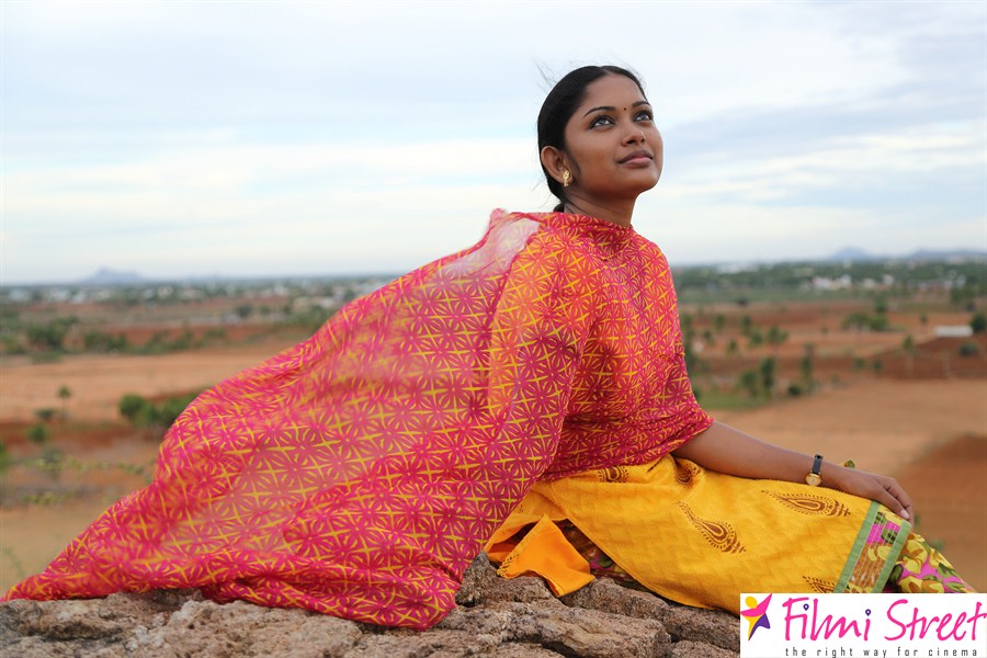 Kathiravanin Kodai Mazhai movie stills (2)