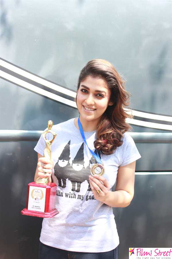 RAINDROPSS WOMEN ACHIEVER AWARD Photos (8)