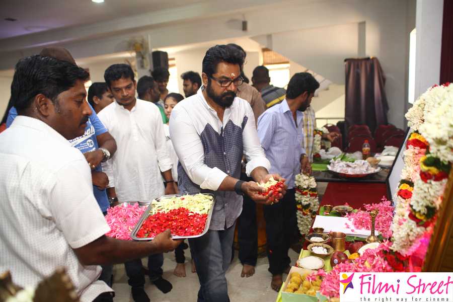 Rendavadhu Aattam Movie Launch Photos (4)