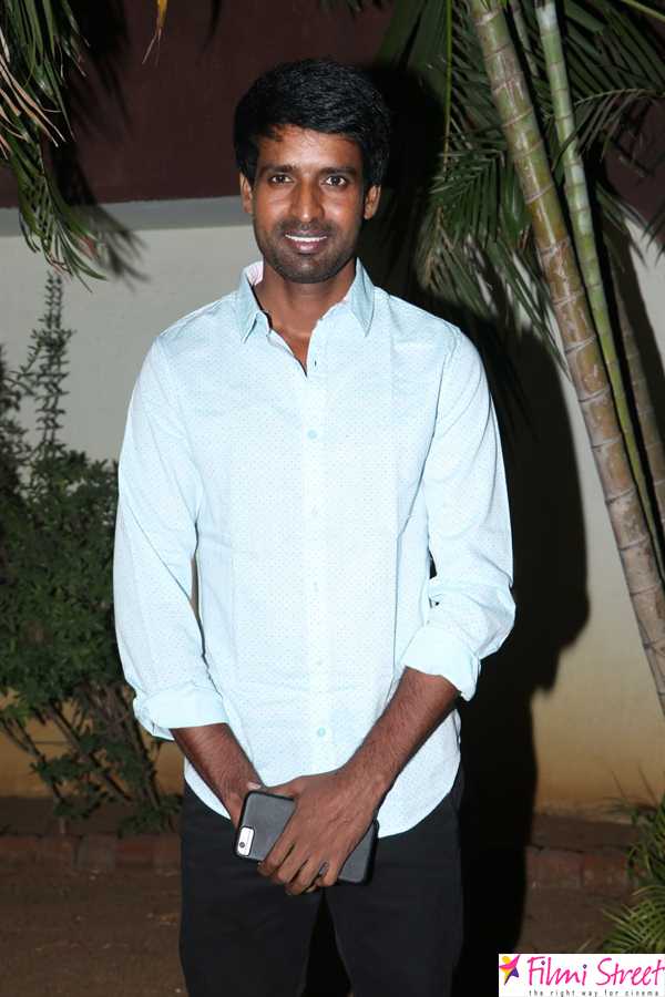 Saravanan Irukka Bayamaen Press Meet Photos (16)