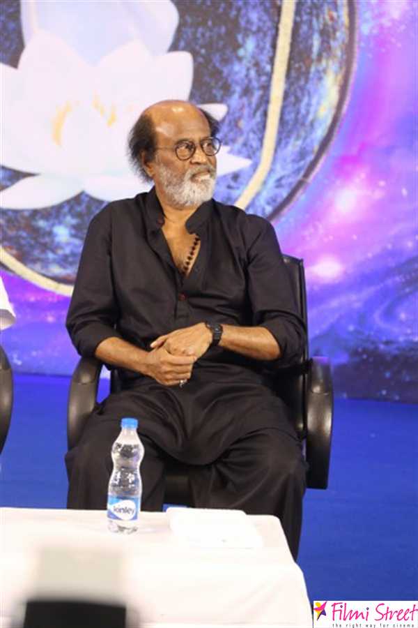 Super Star Rajinikanth Fans Meet Photos (4)